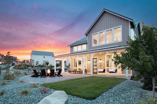 Bighorn & Bluebell at Chelan Lookout Vacation Rentals