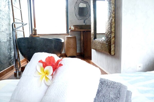 1 bedroom, iron/ironing board, free WiFi