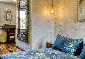 1 bedroom, iron/ironing board, free WiFi