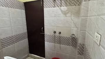 Deluxe Duplex | Desk, free WiFi