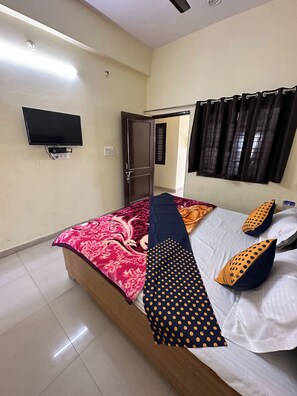 Deluxe Suite | Desk, free WiFi - Swagat Guest House (Vikasnagar)