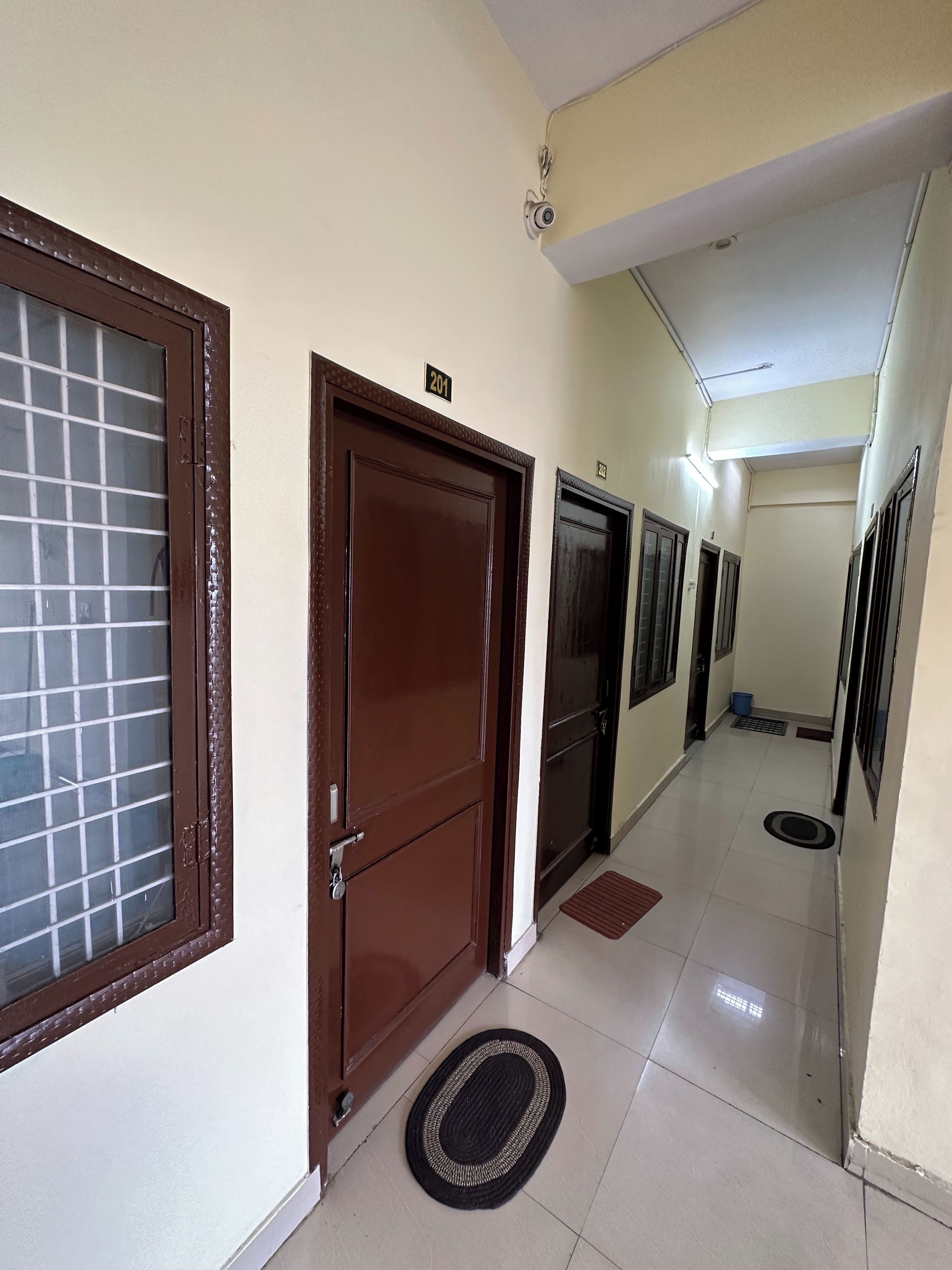 Deluxe Duplex | Desk, free WiFi