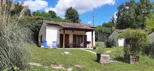 Maisonnette t3 39m2 petit terrain. Dans domaine au calme avec lac pédalos, pèche
