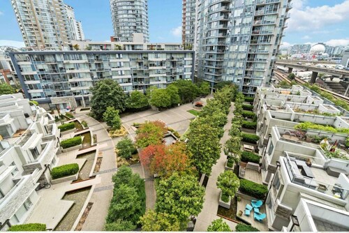 Bright 2BD Condo, Rogers Arena