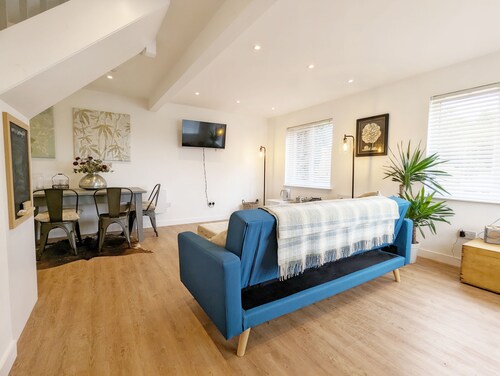 The Gofflet, Petworth -  an annexe that sleeps 2 guests  in 1 bedroom