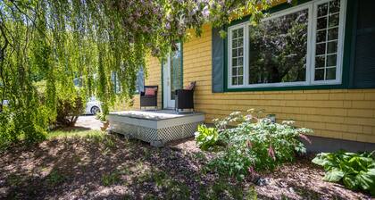 Distinctive 5-room inn, located a few steps from the river to discover the multi