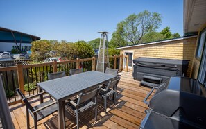 Outdoor dining - Distinctive 5-room inn, located a few steps from the river to discover the multi (SAINT JEAN PORT JOLI)