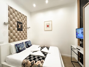1 dormitorio, tabla de planchar con plancha, wifi gratis y ropa de cama