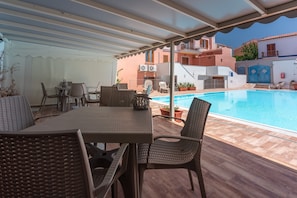 Apartment, Balcony | Outdoor dining