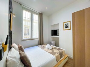 2 bedrooms, iron/ironing board, free WiFi, bed sheets - Urban Flat 32 - Duplex Apartment  in Center of Paris (París)
