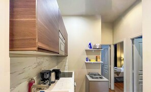 冰箱、微波炉、烤箱、茶具/咖啡用具