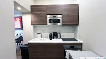 Fridge, microwave, oven, coffee/tea maker