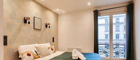 3 عدّة غرف نوم ومكواة/لوح كي وواي فاي مجانًا وملاءات أسرّة