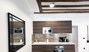 Fridge, microwave, oven, coffee/tea maker