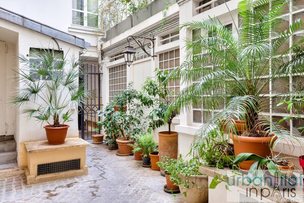 Exterior detail - Urban Flat 70 - Authentic 3BDR Parisian Flat (París)