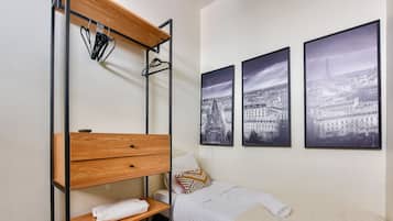 2 chambres, fer et planche à repasser, Wi-Fi gratuit, draps fournis