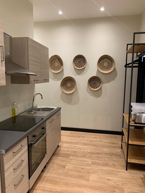Fridge, microwave, coffee/tea maker, electric kettle