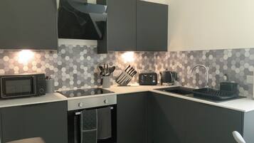 Apartment, 1 Bedroom (Highland Snug) | Private kitchen | Electric kettle, toaster