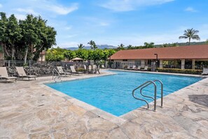 Pool - Keauhou Kona Surf & Racquet 1104: Ocean Views, Resort Amenities & Prime Location (Kailua Kona)