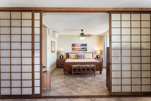 2 bedrooms, desk, iron/ironing board, WiFi - Keauhou Kona Surf & Racquet 1104: Ocean Views, Resort Amenities & Prime Location (Kailua Kona)