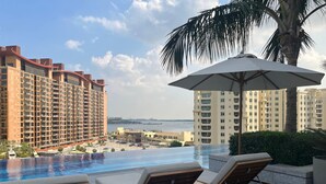 Unclassified image, 4 of 26, button - The Palm Tower 1 Corner Bedroom Dubai (Dubai)