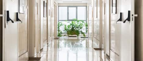 City Apartment | 2 bedrooms, blackout drapes, iron/ironing board, free WiFi