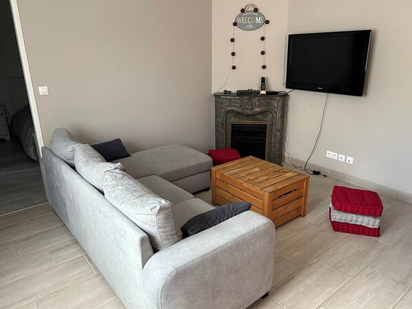 TV, DVD player