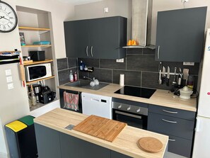 Réfrigérateur, micro-ondes, four, lave-vaisselle