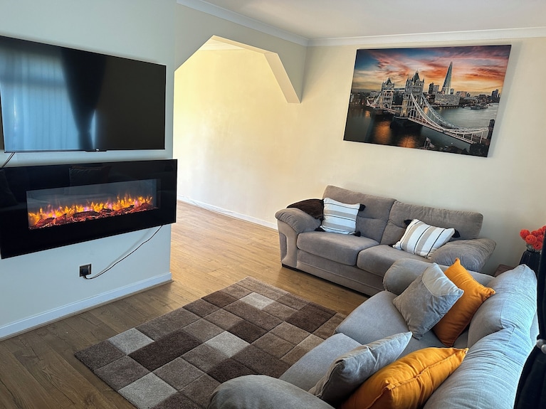 Stunning Cozy Three Bedroom House Near Ari - Aberdeen