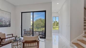 Townhouse, 4 kamar tidur | Tempat makan