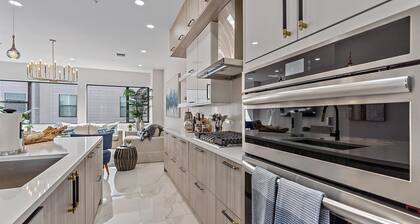 Uptown Luxury On Audubon 4 Bedroom Townhouse by RedAwning