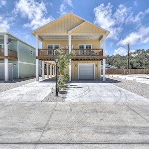 House, 4 Bedrooms | Exterior