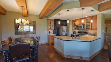 Condo, 2 Bedrooms | Private kitchen | Coffee/tea maker, toaster