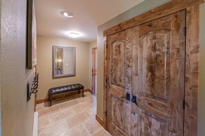 Interior - 5th Floor 2bd/2ba Condo With Magnificent Views 2 Bedroom Condo by RedAwning (Crested Butte)