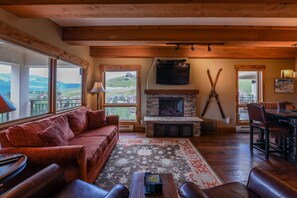 Living area - 5th Floor 2bd/2ba Condo With Magnificent Views 2 Bedroom Condo by RedAwning (Crested Butte)