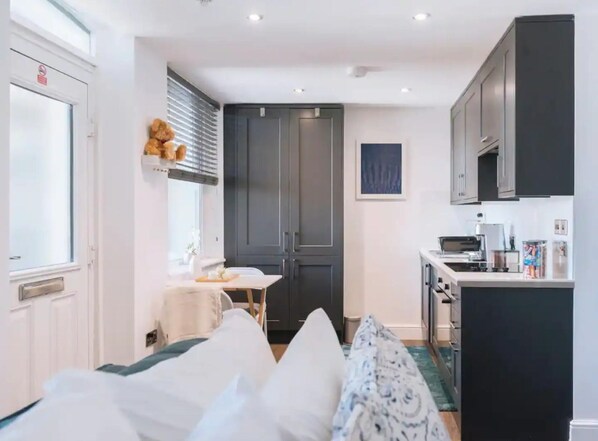 Studio | Iron/ironing board, free WiFi, bed sheets