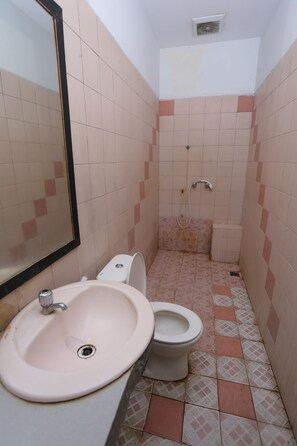 Deluxe Double Room | Bathroom
