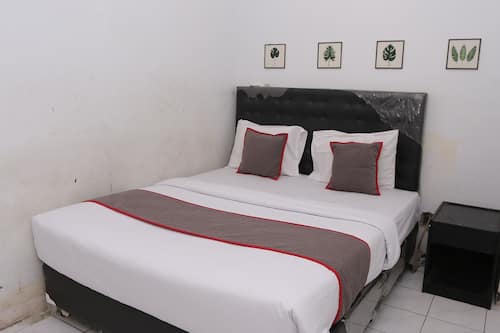 Deluxe Double Room | Free WiFi, bed sheets