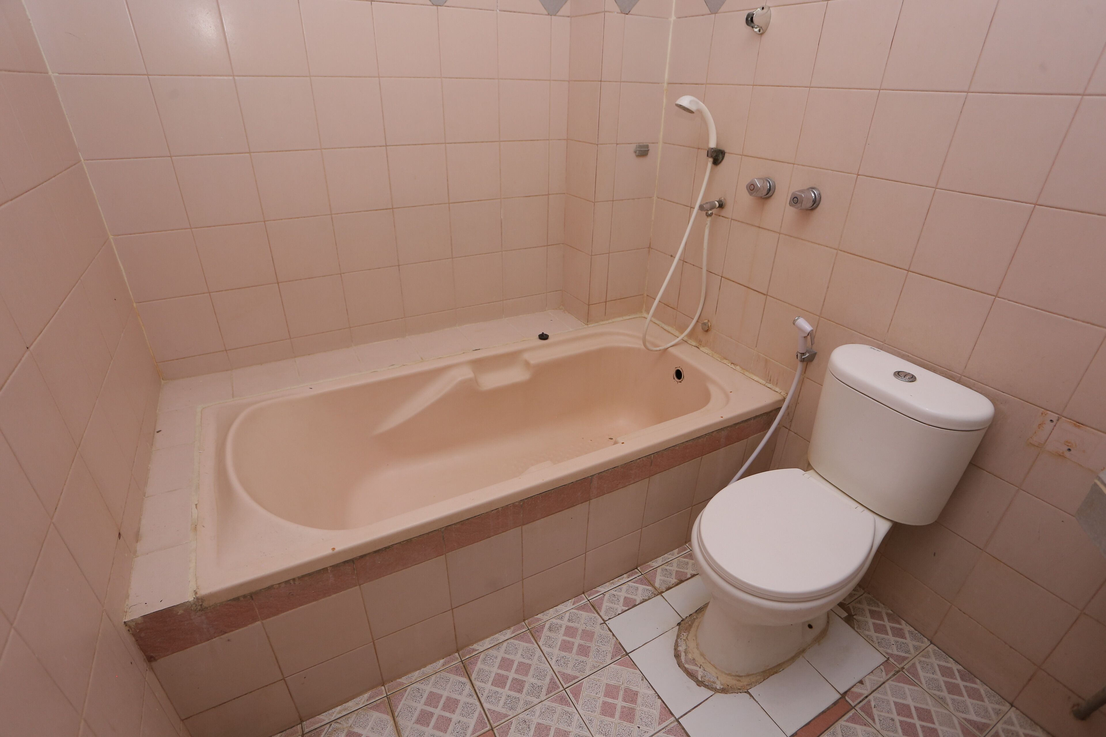 Family Suite | Bathroom | Shower, soap