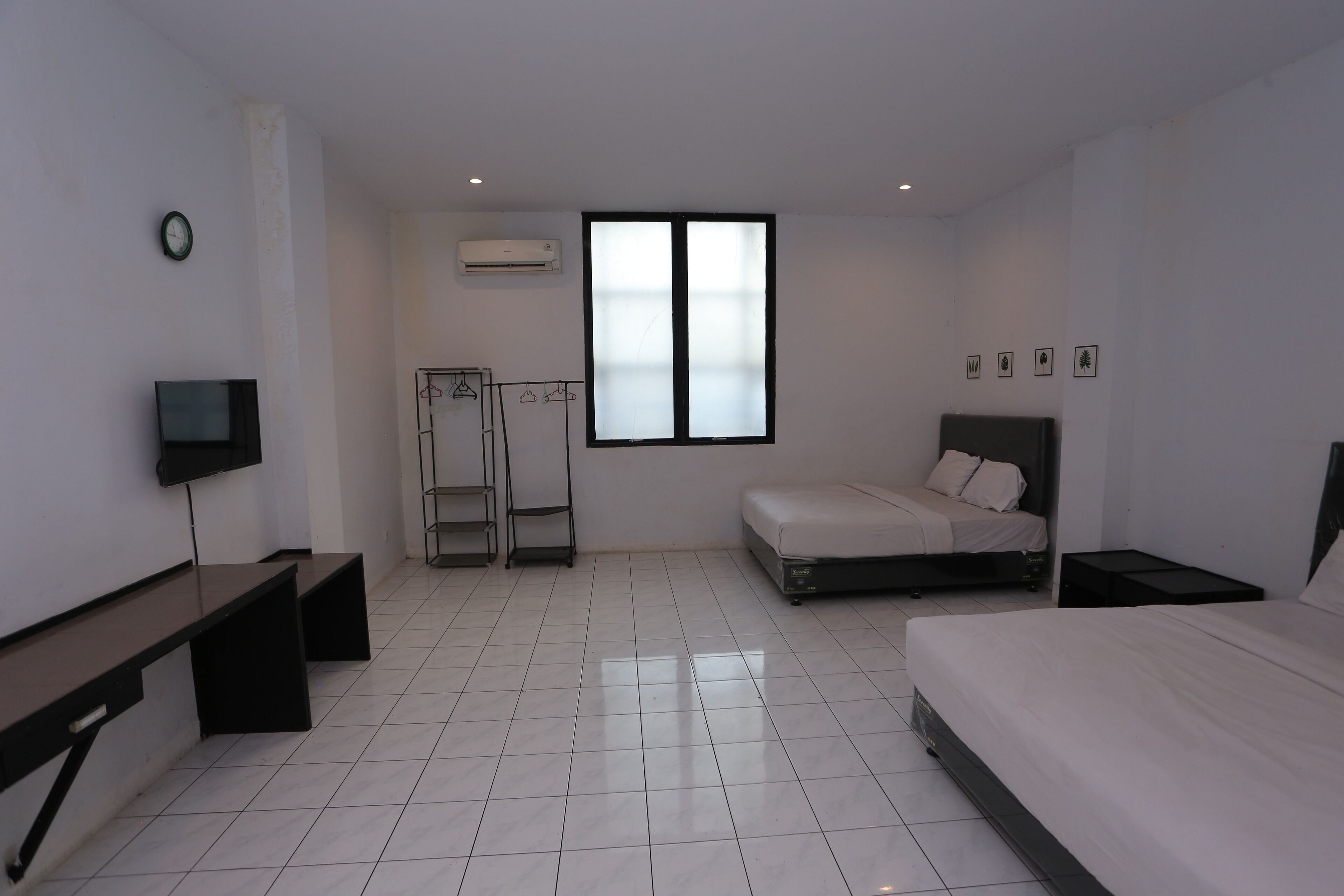 Free WiFi, bed sheets