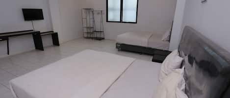 Family Suite | Free WiFi, bed sheets