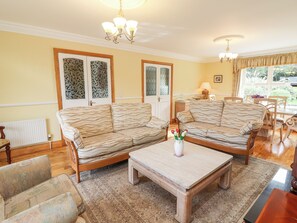 Living area - Cedar Lodge (Kenmare)