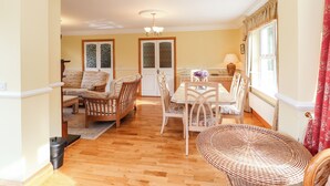Dining - Cedar Lodge (Kenmare)