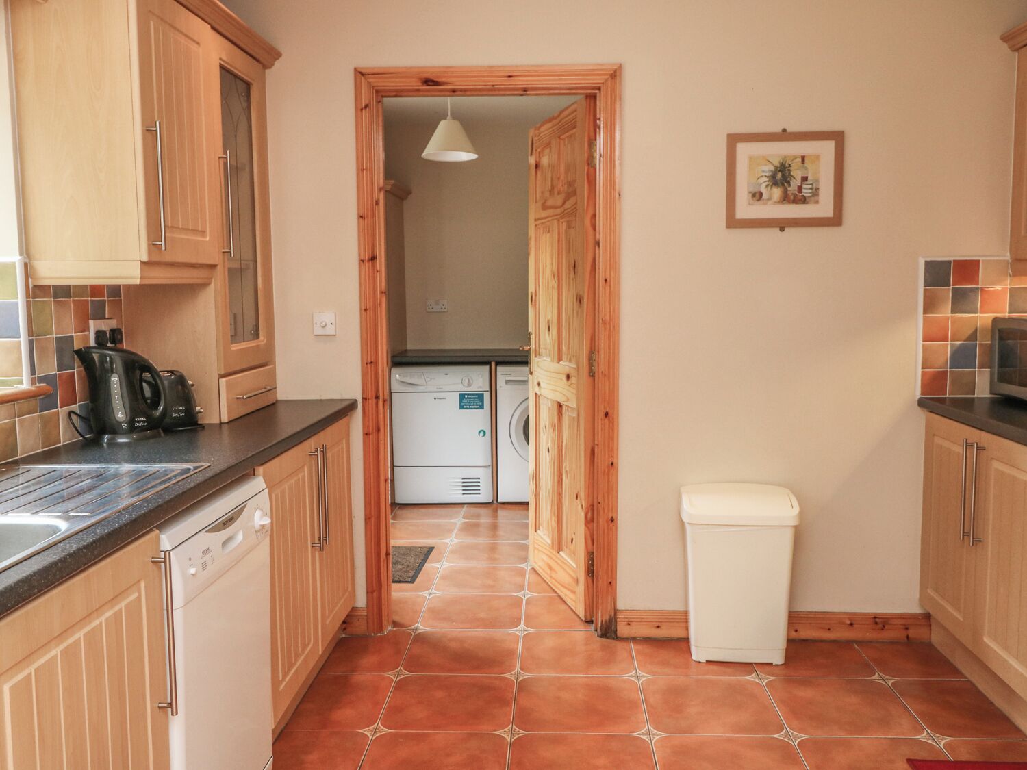 Dishwasher, cookware/dishes/utensils