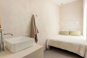 2 habitaciones, tabla de planchar con plancha y wifi gratis 