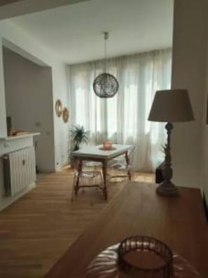 Dining - Vidaschi House (Roma)