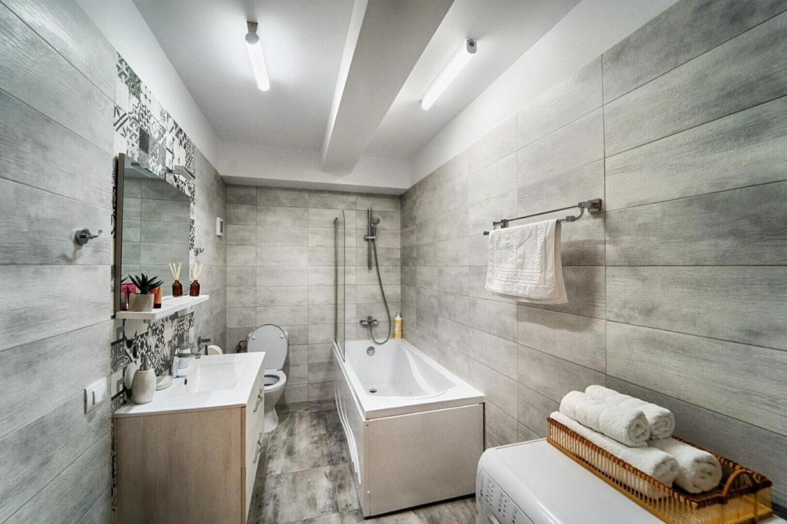 Articles de toilette gratuits, sèche-cheveux, chaussons