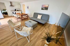 Smart TV, printers - Private family apt with big outdoor patio at Villa near the coast (Las Lagunas de Mijas)