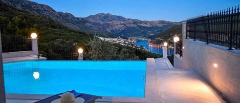 Apartment | Pool | Outdoor pool