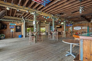 Bar (on property) - KEY WEST PARADISE- YOUR HAPPY PLACE (Key West)
